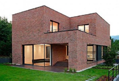 Бюджетный домик из кирпича.