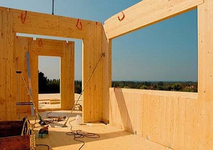 Строительство стен из бруса.