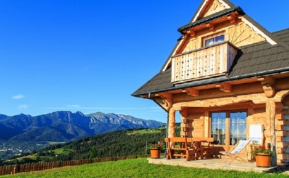 в деревянных домах.